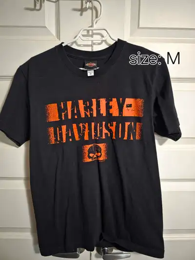 T-shirt 25$ Hoodies 50$ Long sleeve 40$ More pics for men and women Pick up only cash only