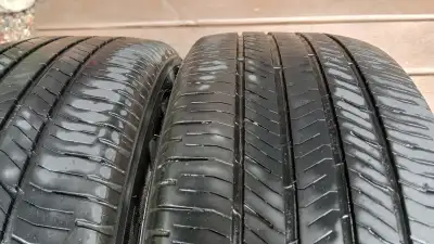 2 pneus d'été Goodyear Eagle 225/55R18 en excellent état, 7/32 , les 2 pour seulement 60$. tel. (438...