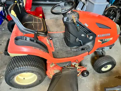 T1880 Lawn Tractor with attached mower deck. Currently not running as fuel pump or line issue; easy...