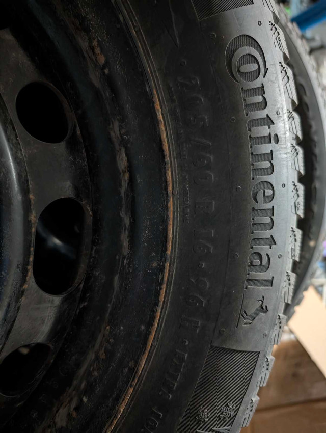 205/60/R16 Continental wintercontact Si winter tire with rim in Tires & Rims in Gatineau