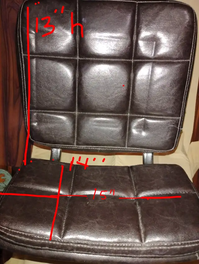 Swivel & height adjusting stool in Chairs & Recliners in Markham / York Region - Image 4
