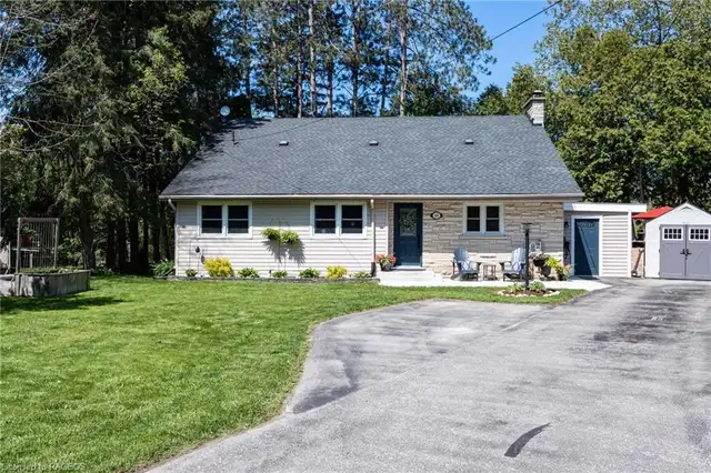 An Awesome Room for Rent in Room Rentals & Roommates in Owen Sound - Image 2