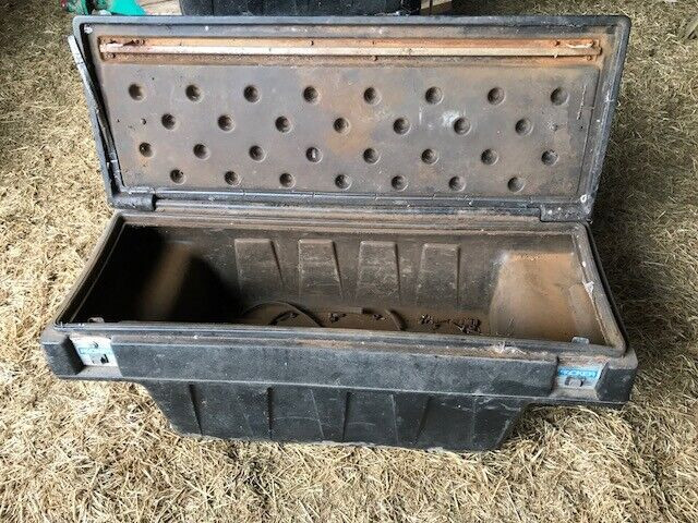 Truck tote box, plastic tote, planter box, general storage in Other Parts & Accessories in Stratford - Image 2