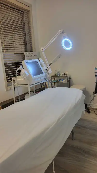 ✨looking for female tecnition for a spa clinic sharing location lash technician ✔️ tattoo or microbl...