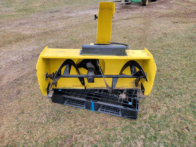 John deere 47 snowblower with quick hitch for 4100 in Snowblowers in Barrie