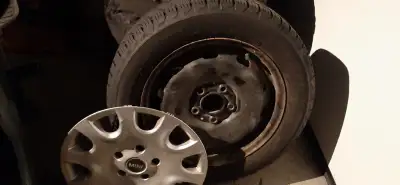 4 Pneu Michelin Ice and Snow avec rime pour Mini Cooper 175/65 R15 avec cape de roue Mini