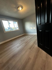 $1.99/ SQFT : Hardwood/Vinyl Floor Installation & Refinishing Barrie Ontario Preview