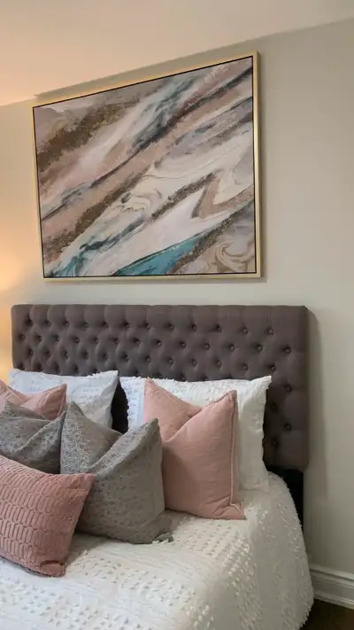 Aurora-Yong $ Wellington Furnished room For RENT June/July