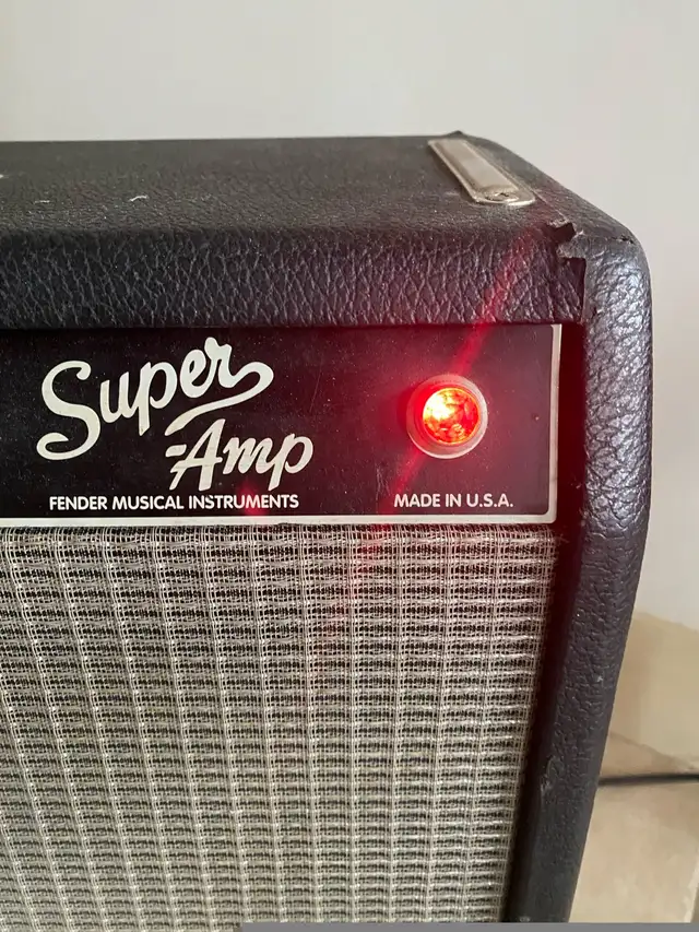 Fender 90’s Super Amp  in Amps & Pedals in City of Montréal - Image 4