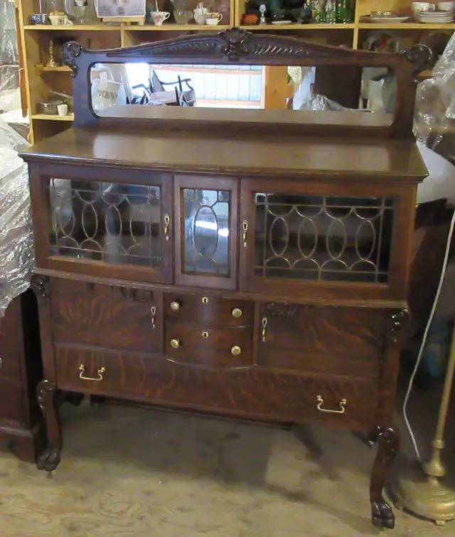 Antique : ) China Cabinets, Display or Curios Cabinets in Hutches & Display Cabinets in Winnipeg - Image 9