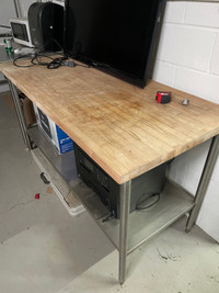  Butcher block stainless steel table