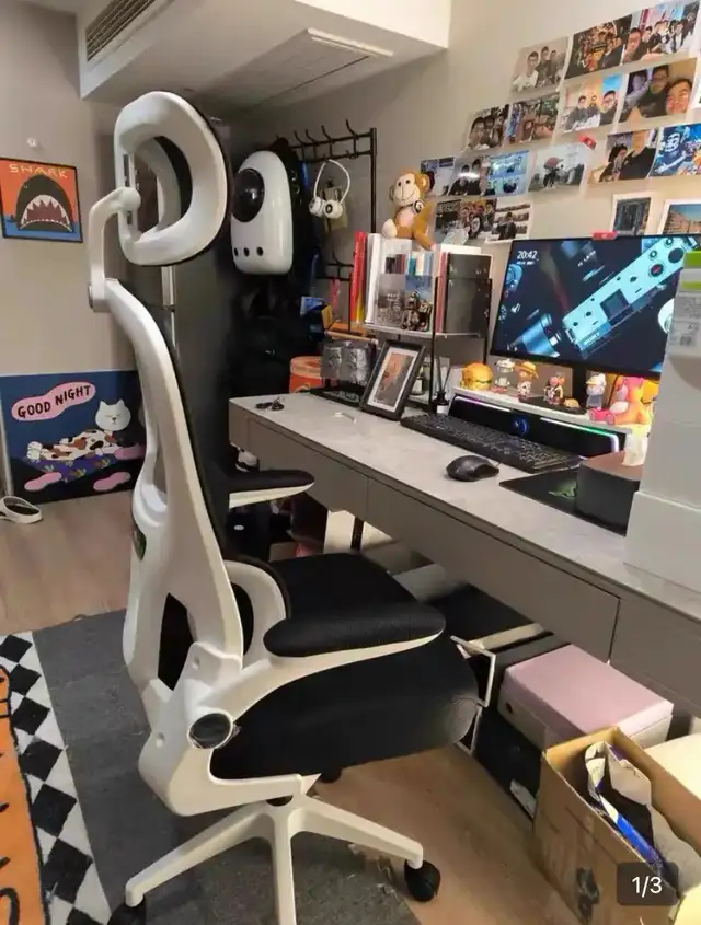 NEW Ergonomic Mesh Office Chair with Headrest & Flip-Up Arm in Chairs & Recliners in Markham / York Region - Image 8