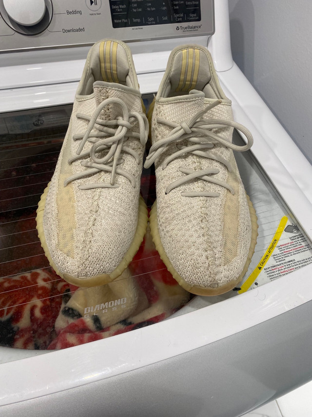 YEEZY 350 USED  in Men's Shoes in Markham / York Region