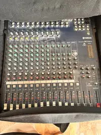 Yamaha mixer 16 channel with gator case 