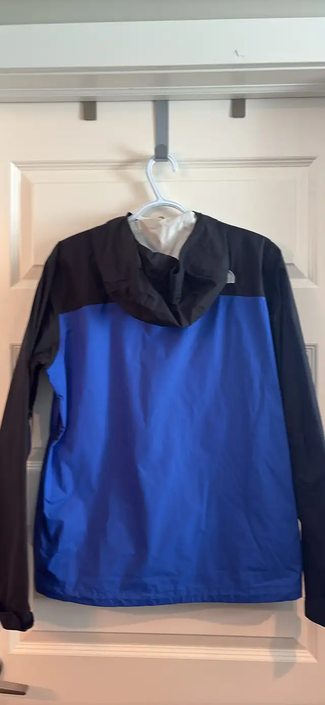 Men’s Small Northface Jacket  in Men's in Edmonton - Image 4