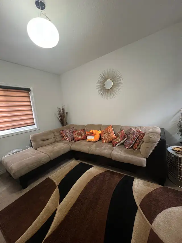 L shaped Sectional couch in Couches & Futons in London - Image 5