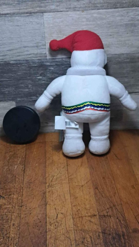 Carnaval de Québec Souvenirs, rare hockey Puck + peluche dans Art et objets de collection  à Ville de Montréal - Image 2