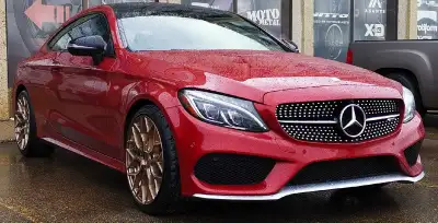 OEM Mercedes brand diamond grille. Star is sold separately. Has the notch for the 360 camera option...