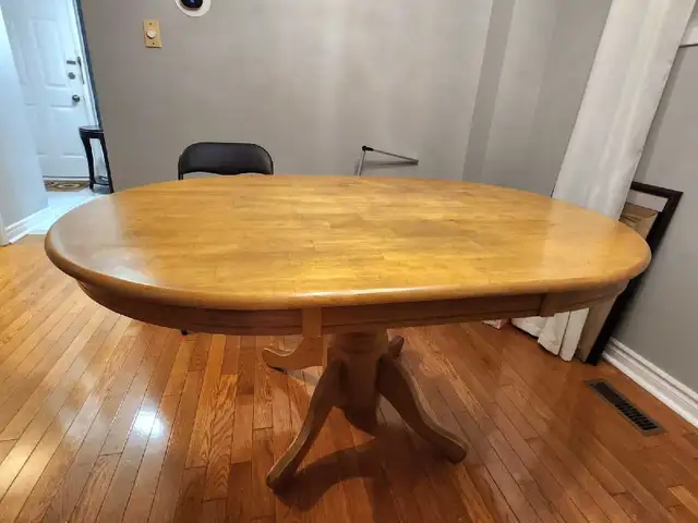 Wooden Dining Table in Dining Tables & Sets in City of Toronto - Image 2