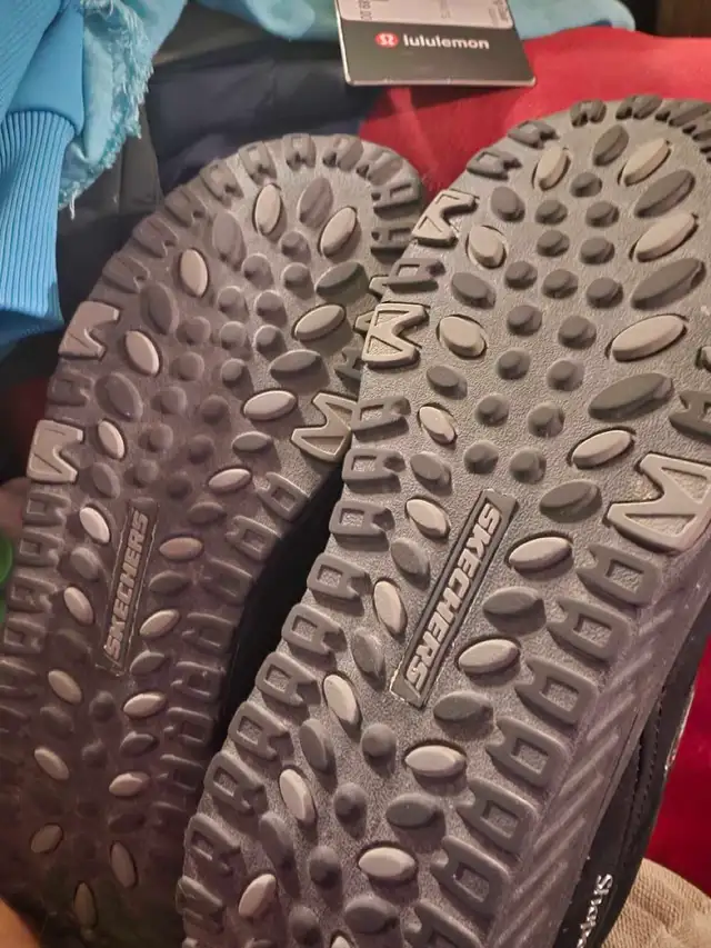 Skechers Women's Shape-Ups in Women's - Shoes in Banff / Canmore - Image 2