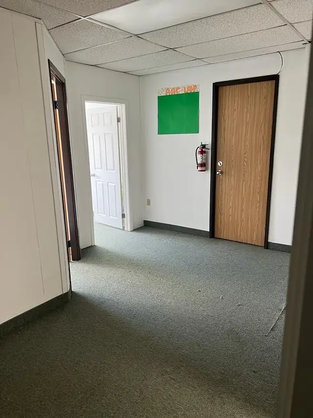 Unit For Rent in Commercial & Office Space for Rent in Oshawa / Durham Region - Image 6