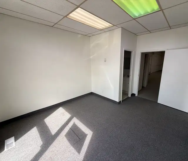 INDUSTRIAL SPACE FOR RENT AT CHESSWOOD AND SHEPPARD in Commercial & Office Space for Rent in City of Toronto - Image 8