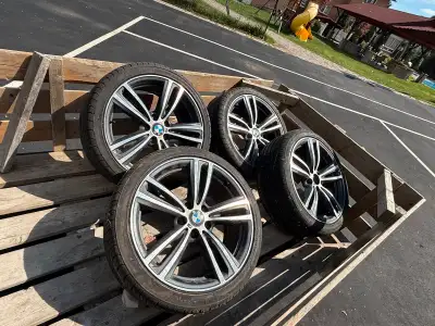 Hey there, I’m selling a set of Tires and Rims for BMW 4 Series (435i) Staggered setup. Front= 225/4...