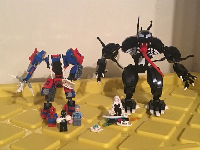 Lego set 76115: Spider Mech vs. Venom in Toys & Games in Dartmouth