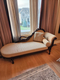 Gorgeous Chaise - Swan details hand carved 