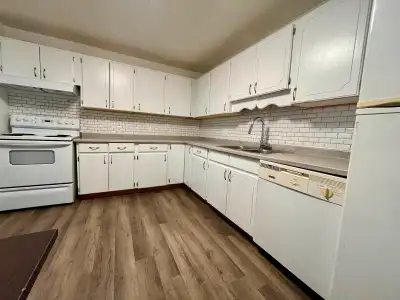 3 Bedroom Apartment Spacious Heated Downtown Charlottetown Now available Allow 24 hours for viewing...