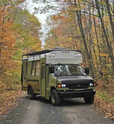 Ford Econoline E-350 2004 Girardin Turbo Diesel 6.0L Powerstroke 235000km 4 roues, pas d'inspection...
