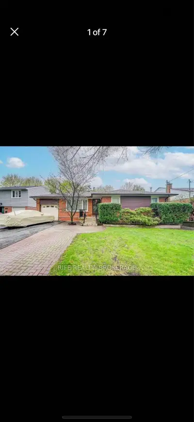 Room for rent downtown of Richmond Hill