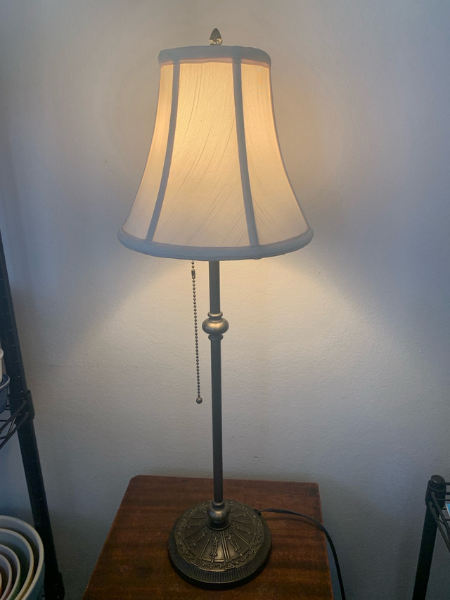 Tall table lamp dans Éclairage intérieur et plafonniers  à Ville de Montréal