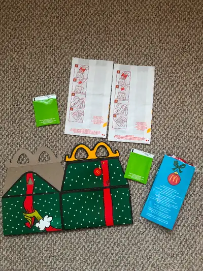 McDonalds Grinch socks and pkg-NIB, View more