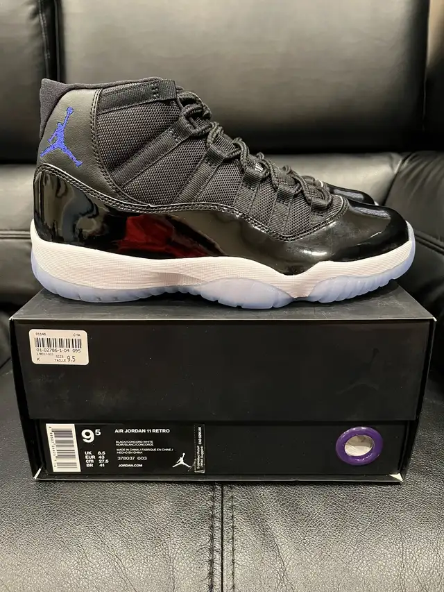 Air Jordan 11 Retro • Space Jam • Size 9.5 in Men's Shoes in City of Toronto - Image 4
