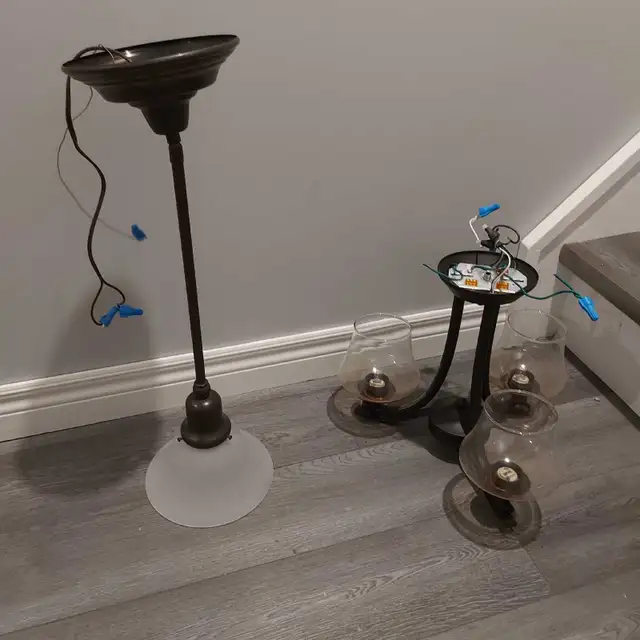 hanging light fixtures  in Indoor Lighting & Fans in Moncton - Image 2