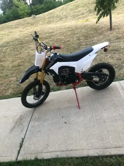 I am selling my 2021 150 CC Lifan pit bike. It is a used bike in good condition, perfect for some of...