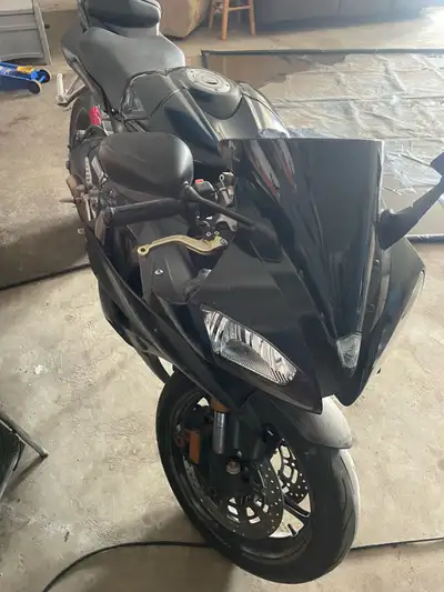 07 R6. 23,000 km, shaved signal lights and “unbreakable levers” tried to picture any marks on the bi...