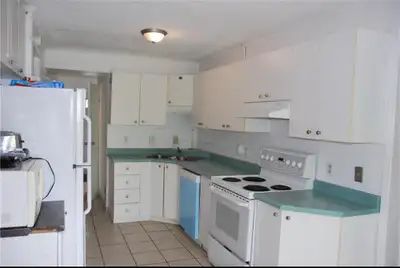 5 beds 2.5 bathrooms – Townhouse 1 rooms are available starting in November 4 rooms available starti...
