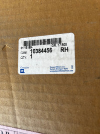 2013 GM 8 ft box side RH  oem gm part in the box 