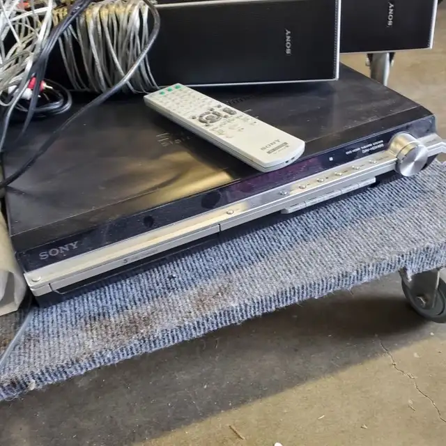 SONY HOME THEATRE SYSTEM in Stereo Systems & Home Theatre in Delta/Surrey/Langley - Image 4