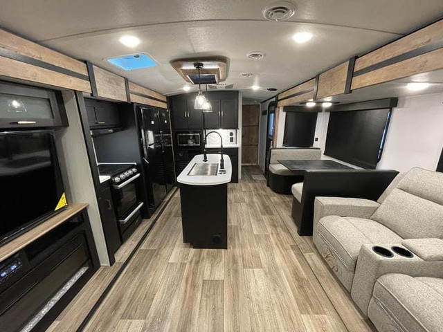 2022 Keystone Outback 328RL in Travel Trailers & Campers in Belleville - Image 4