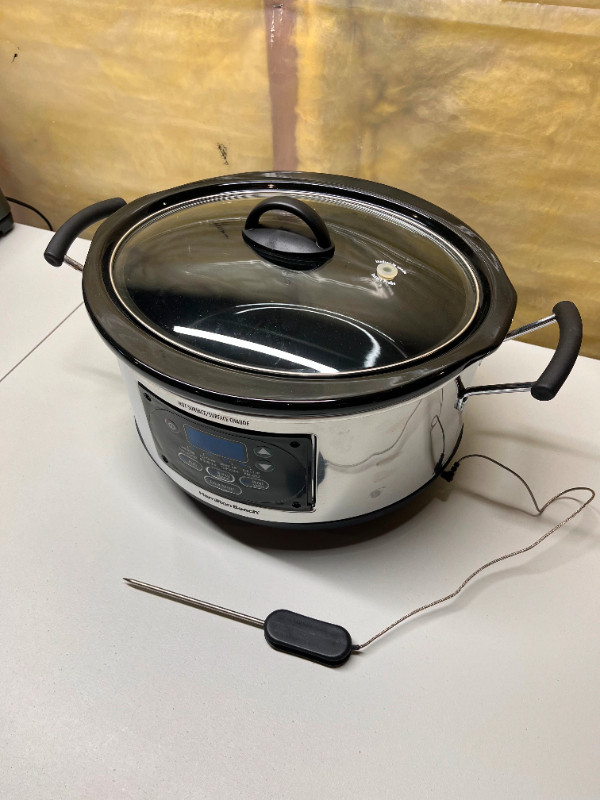 Hamilton-Beach 6 Quart Set & Forget Programmable Slow Cooker in Microwaves & Cookers in Brockville - Image 2