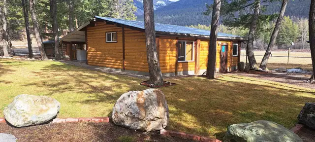 CABIN AND ANNUAL RV SITE RENTALS NEAR LAKE KOOCANUSA in British Columbia in Canada - Image 2