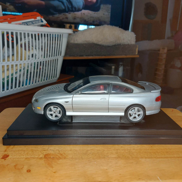 2004 Racing Champions ERTL Pontiac GTO With Stand - 1/18 - $54 in Toys & Games in Belleville