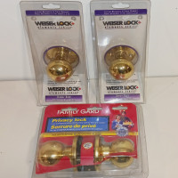 PRIVACY LOCK SET + 2 Weiser DUMMY KNOBS  - New - Polished brass