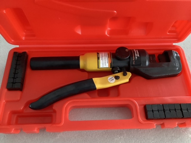 HYDRAULIC CRIMPING TOOL (NEW) in Hand Tools in Trenton