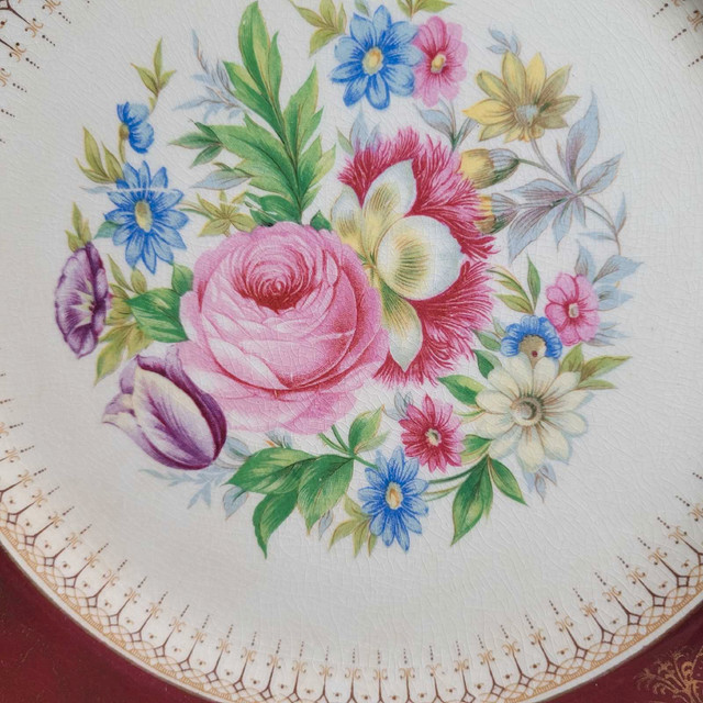 Beautiful Vintage Antique Charger Plate - Simpsons Ambassador... in Arts & Collectibles in Markham / York Region