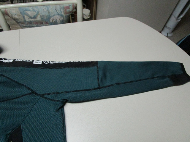 Ski-Doo Hoodie , Women's XXL , Like new in Women's - Tops & Outerwear in Edmonton - Image 3