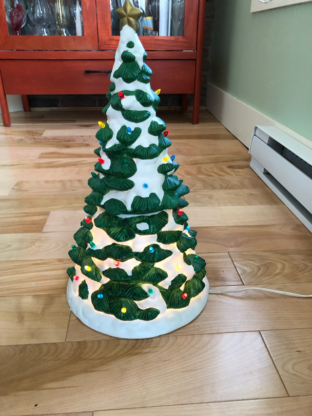 Sapin Noël porcelaine illuminé  dans Fêtes et événements  à Laval/Rive Nord